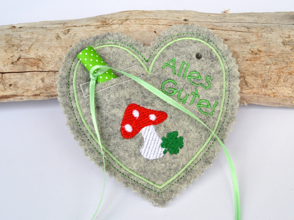 Bild 1 von ITH Stickdatei Geschenkanhänger Herzen mit Sprüche für Glückwünsche und Geldgeschenke