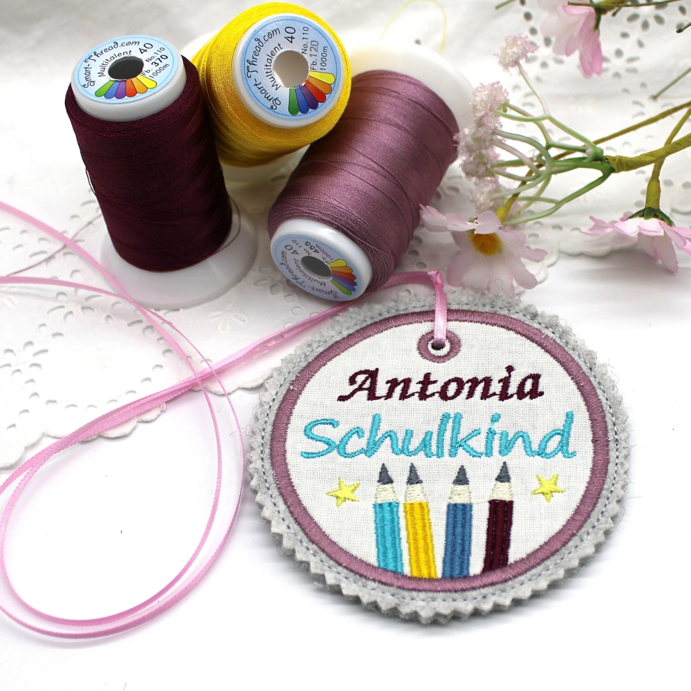 Bild 1 von Stickdatei Schulanfang 2026 2027 Applikation runde Button 10x10cm mit blanko